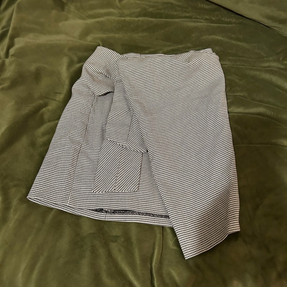 Zara black and white shirt, like new, very cute, XS